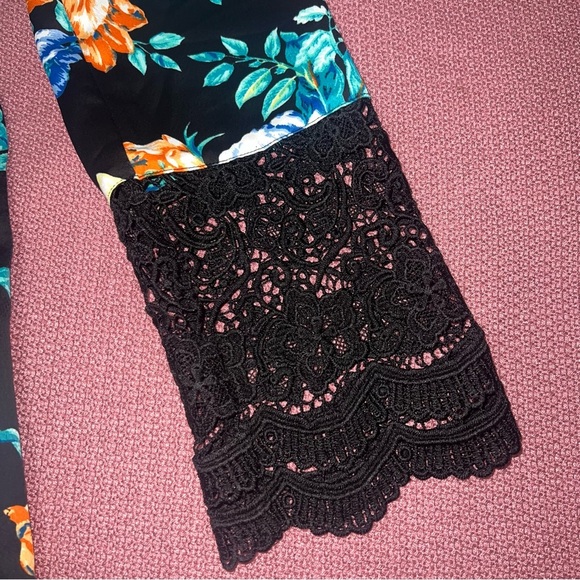 Minkpink Simply Bloom Lace Sleeve Romper Black size S - Picture 5 of 7